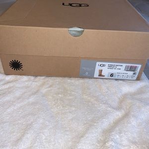 Woman’s Ugg’s boot size 6